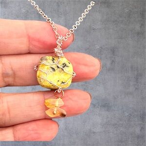 Rose gold plated natural yellow stone pendant